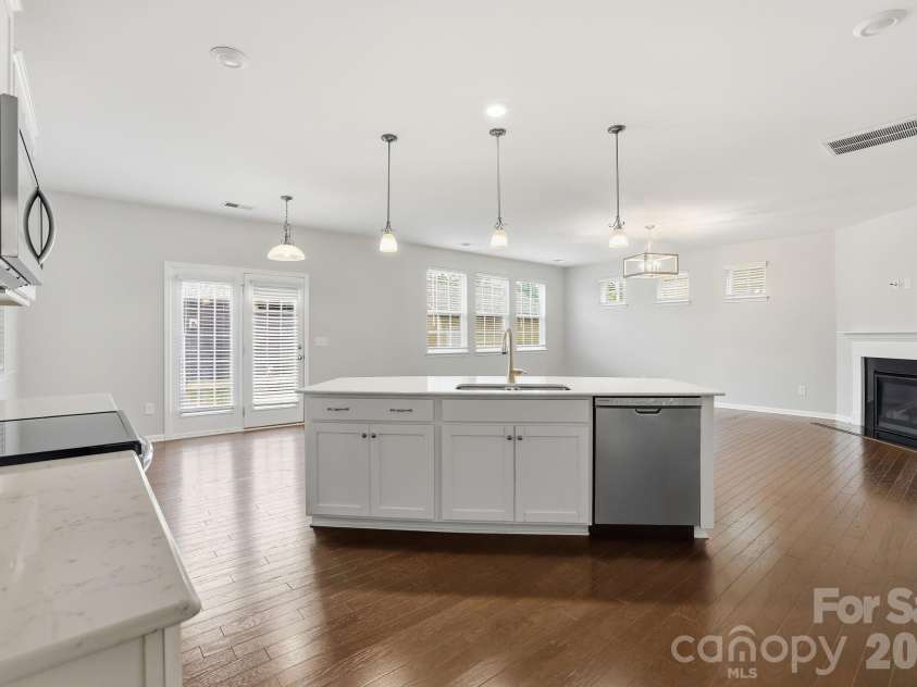 8123 Cornhill Avenue, Charlotte, NC 28277.  MLS# CAR4379608, YatesRealty ID 20636. 
