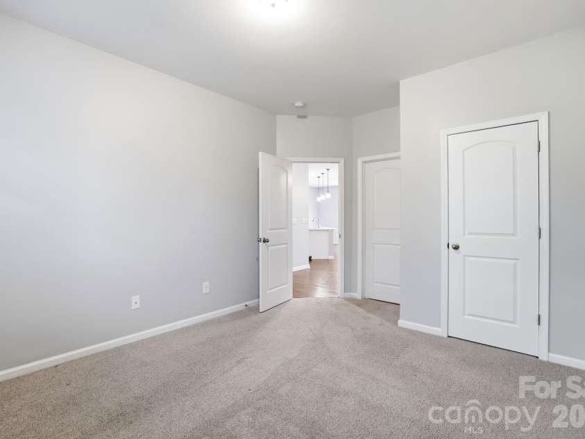 8123 Cornhill Avenue, Charlotte, NC 28277.  MLS# CAR4379608, YatesRealty ID 20636. 
