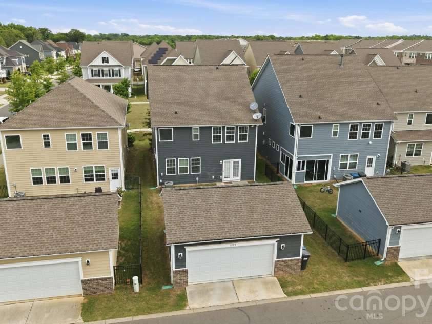 8123 Cornhill Avenue, Charlotte, NC 28277.  MLS# CAR4379608, YatesRealty ID 20636. 