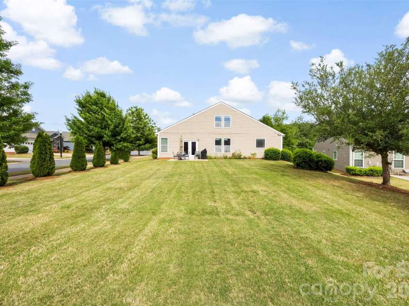 700 Wood Lily Drive, Belmont, NC 28012.  MLS# CAR4379824, YatesRealty ID 20637. 