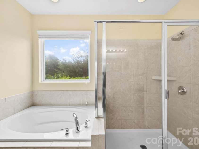 700 Wood Lily Drive, Belmont, NC 28012.  MLS# CAR4379824, YatesRealty ID 20637. Primary bath