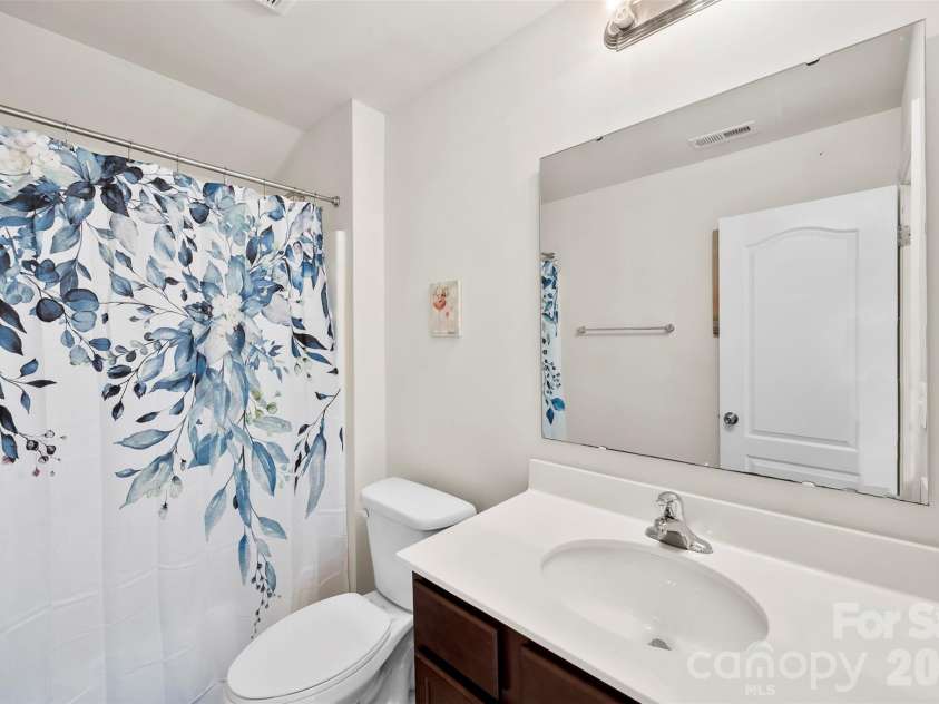 700 Wood Lily Drive, Belmont, NC 28012.  MLS# CAR4379824, YatesRealty ID 20637. Upstairs full bath