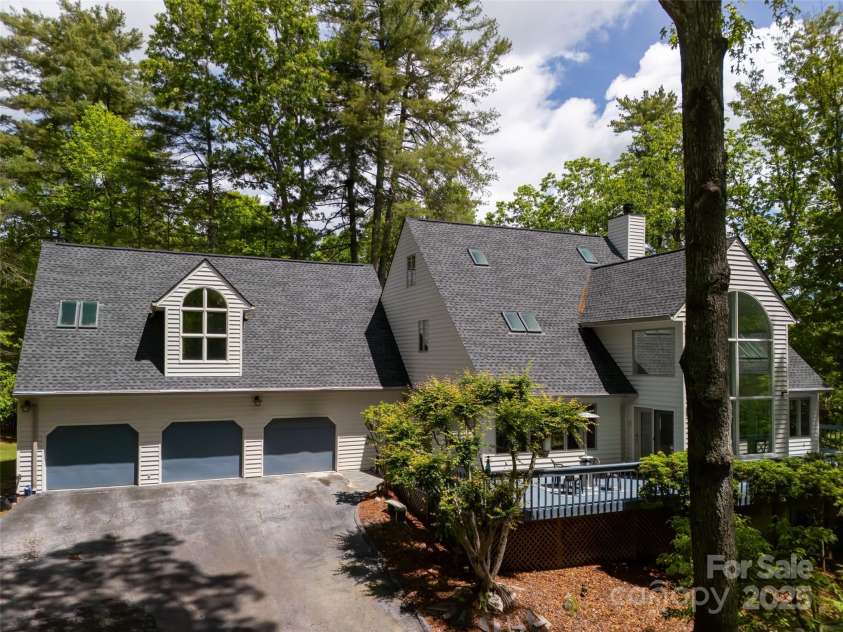 363 Rickel Drive, Hendersonville, NC 28739.  MLS# CAR4257305, YatesRealty ID 20639. 363 Rickel Drive - Oversized 3 Car Garage