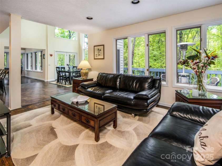 363 Rickel Drive, Hendersonville, NC 28739.  MLS# CAR4257305, YatesRealty ID 20639. 