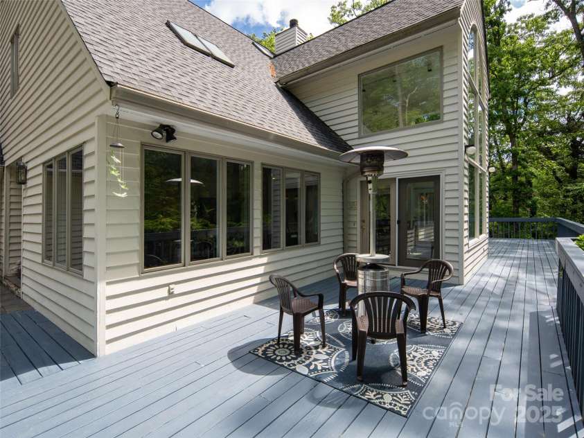 363 Rickel Drive, Hendersonville, NC 28739.  MLS# CAR4257305, YatesRealty ID 20639. 