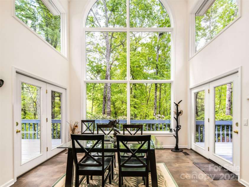 363 Rickel Drive, Hendersonville, NC 28739.  MLS# CAR4257305, YatesRealty ID 20639. Dining Area