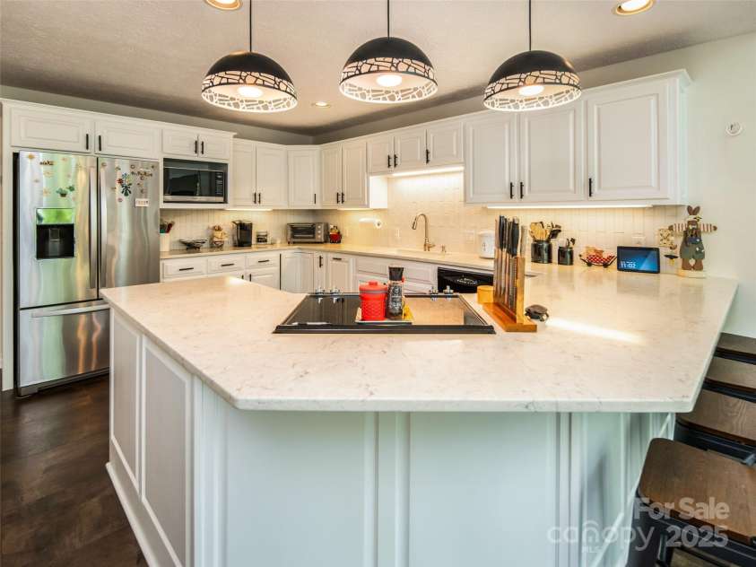 363 Rickel Drive, Hendersonville, NC 28739.  MLS# CAR4257305, YatesRealty ID 20639. Main Level Kitchen