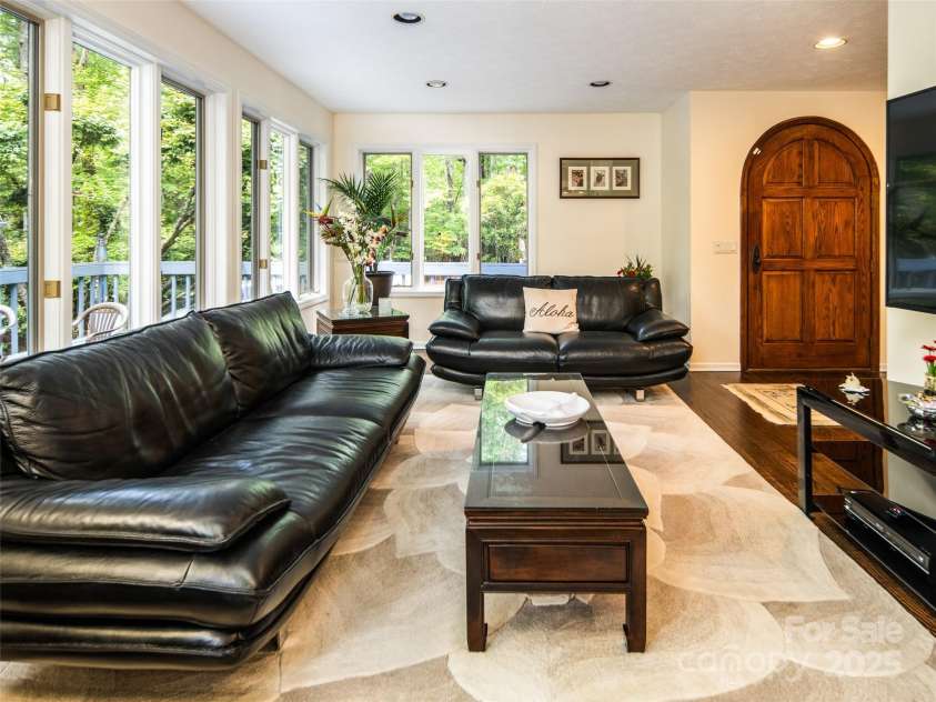 363 Rickel Drive, Hendersonville, NC 28739.  MLS# CAR4257305, YatesRealty ID 20639. Main Level Living Room