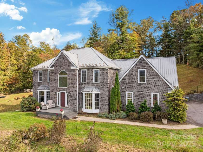 235 Petersburg View Drive, Marshall, NC 28753.  MLS# CAR4308735, YatesRealty ID 2064. 