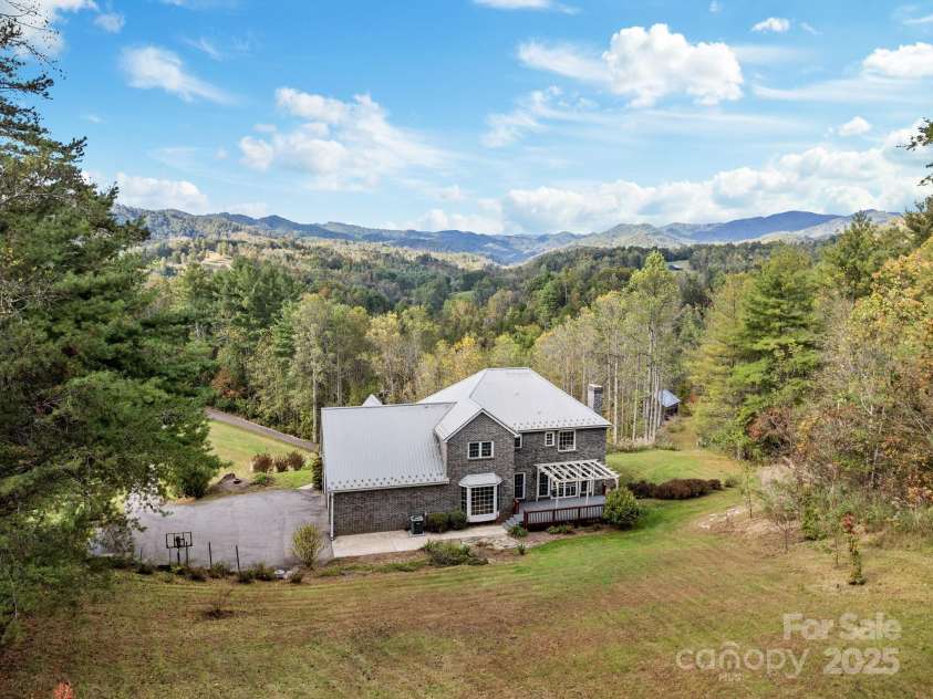 235 Petersburg View Drive, Marshall, NC 28753.  MLS# CAR4308735, YatesRealty ID 2064. 