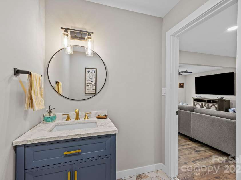 235 Petersburg View Drive, Marshall, NC 28753.  MLS# CAR4308735, YatesRealty ID 2064. 