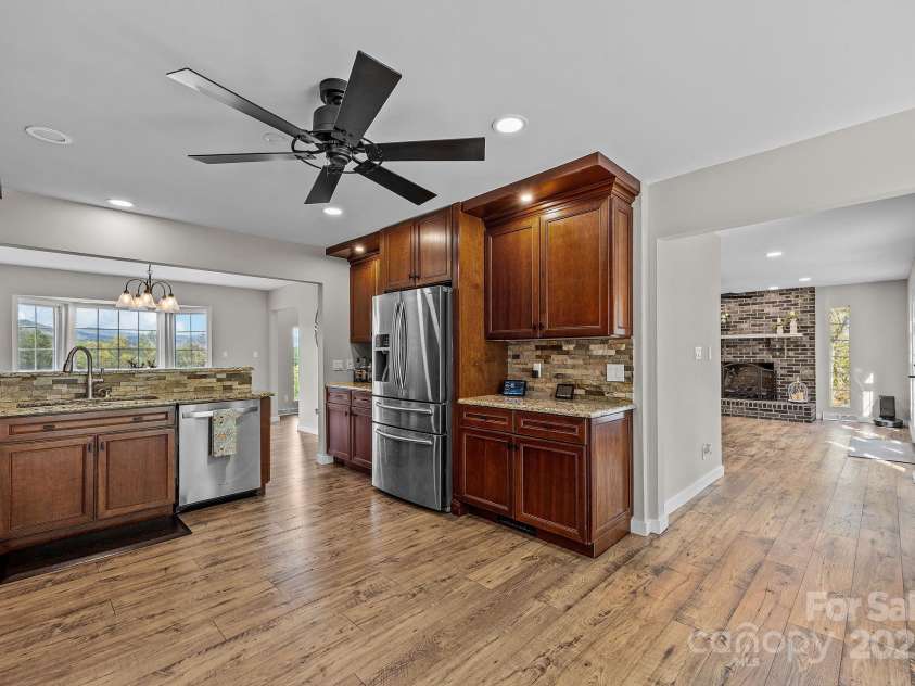 235 Petersburg View Drive, Marshall, NC 28753.  MLS# CAR4308735, YatesRealty ID 2064. 