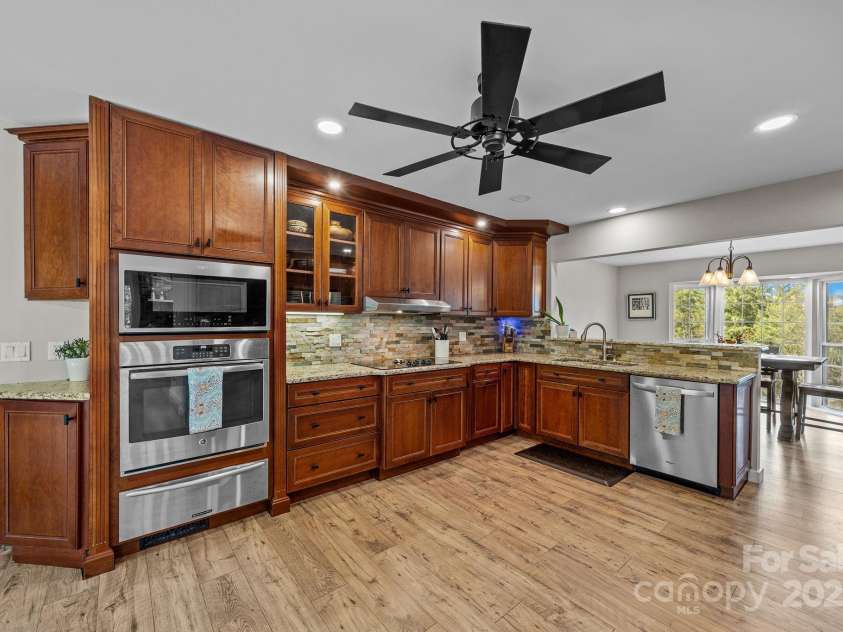 235 Petersburg View Drive, Marshall, NC 28753.  MLS# CAR4308735, YatesRealty ID 2064. 