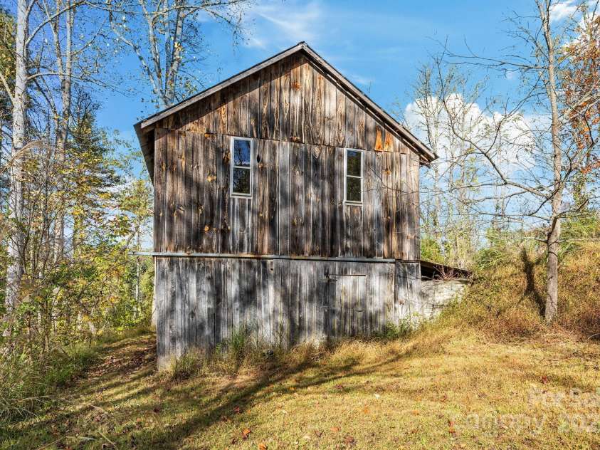 235 Petersburg View Drive, Marshall, NC 28753.  MLS# CAR4308735, YatesRealty ID 2064. 