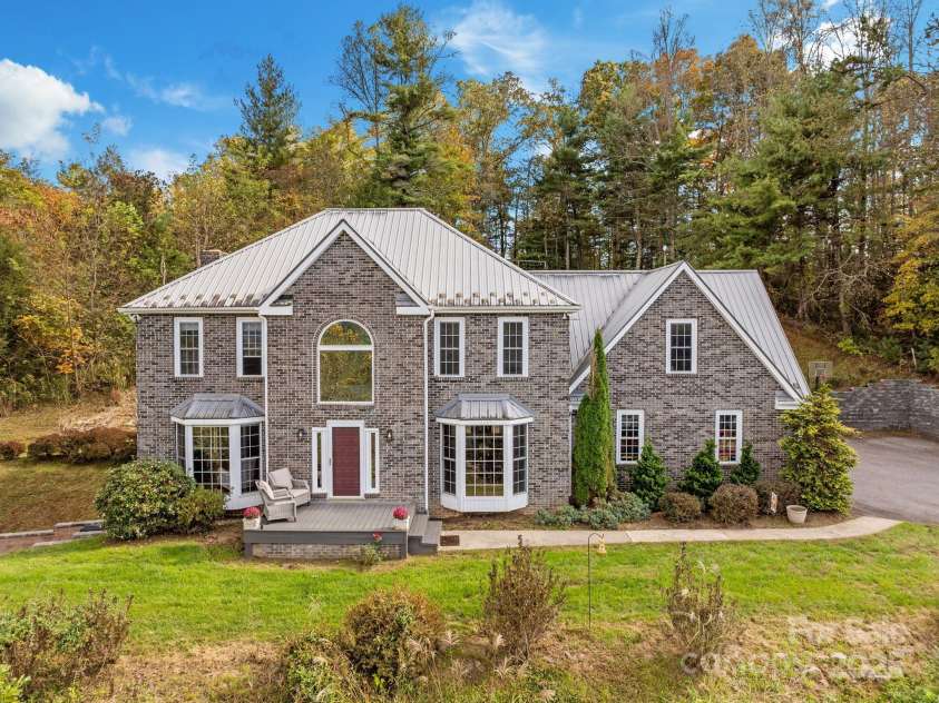 235 Petersburg View Drive, Marshall, NC 28753.  MLS# CAR4308735, YatesRealty ID 2064. 