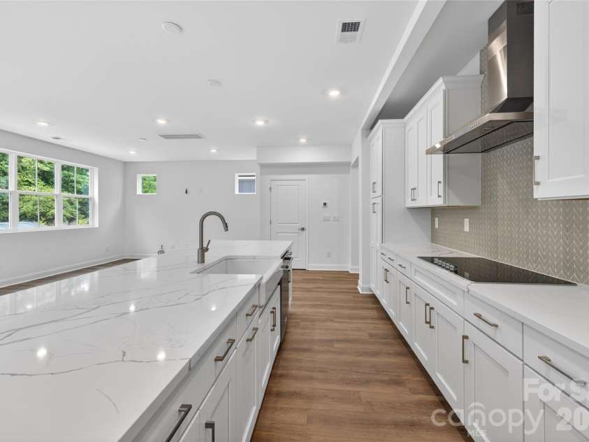 420 Celestial Drive, Tega Cay, SC 29708.  MLS# CAR4380411, YatesRealty ID 20640. Kitchen