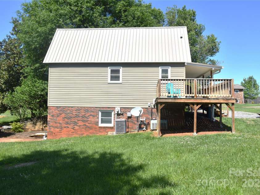 5769 Birch Street, Conover, NC 28613.  MLS# CAR4245697, YatesRealty ID 20640. 