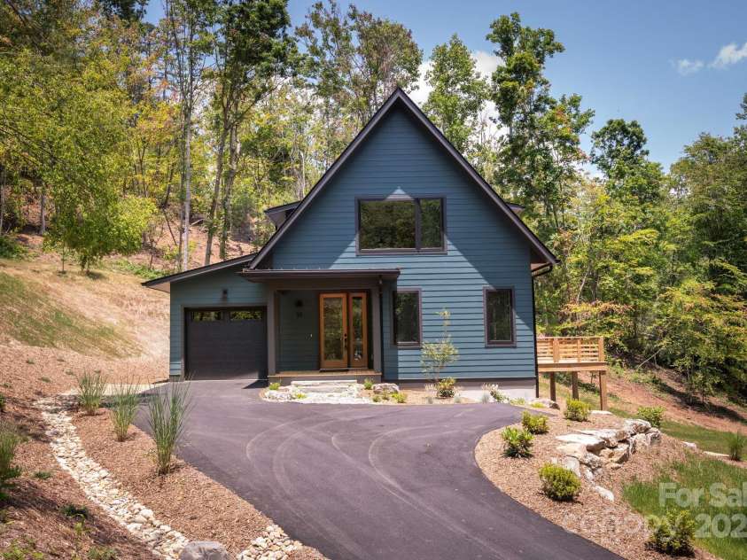 33 Windago Road, Weaverville, NC 28787.  MLS# CAR4268748, YatesRealty ID 20642. Located In Gorgeous Reems Creek Valley