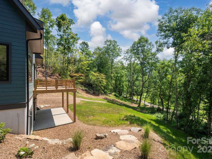 33 Windago Road, Weaverville, NC 28787.  MLS# CAR4268748, YatesRealty ID 20642. Spacious Two-Acre Lot