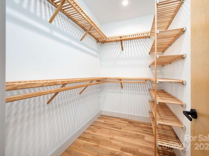 33 Windago Road, Weaverville, NC 28787.  MLS# CAR4268748, YatesRealty ID 20642. Walk-In Closet with Built-In Organization