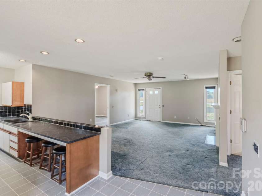 807 Silver Dapple Lane, Kernersville, NC 27284.  MLS# CAR4377004, YatesRealty ID 20643. 