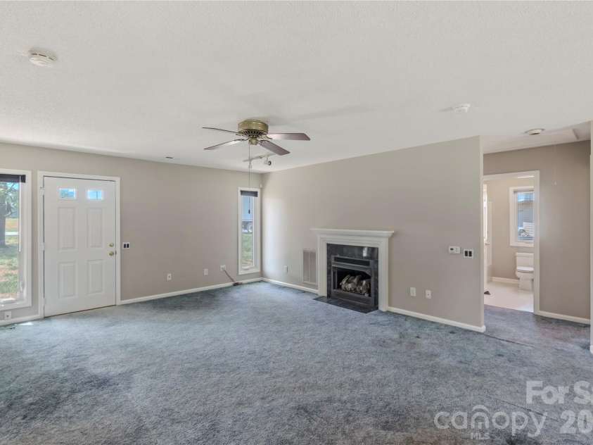 807 Silver Dapple Lane, Kernersville, NC 27284.  MLS# CAR4377004, YatesRealty ID 20643. 