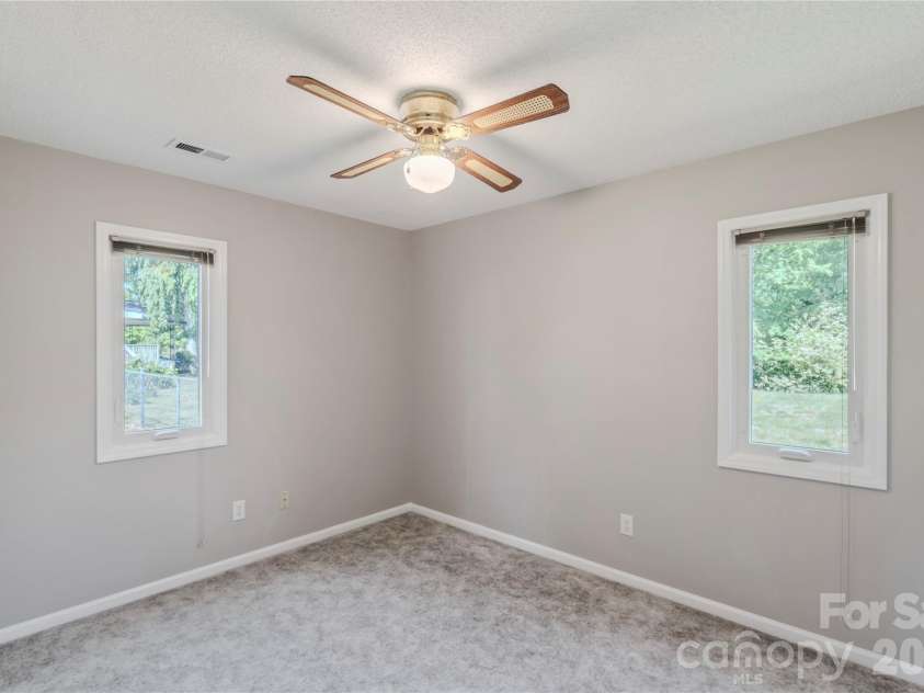 807 Silver Dapple Lane, Kernersville, NC 27284.  MLS# CAR4377004, YatesRealty ID 20643. 