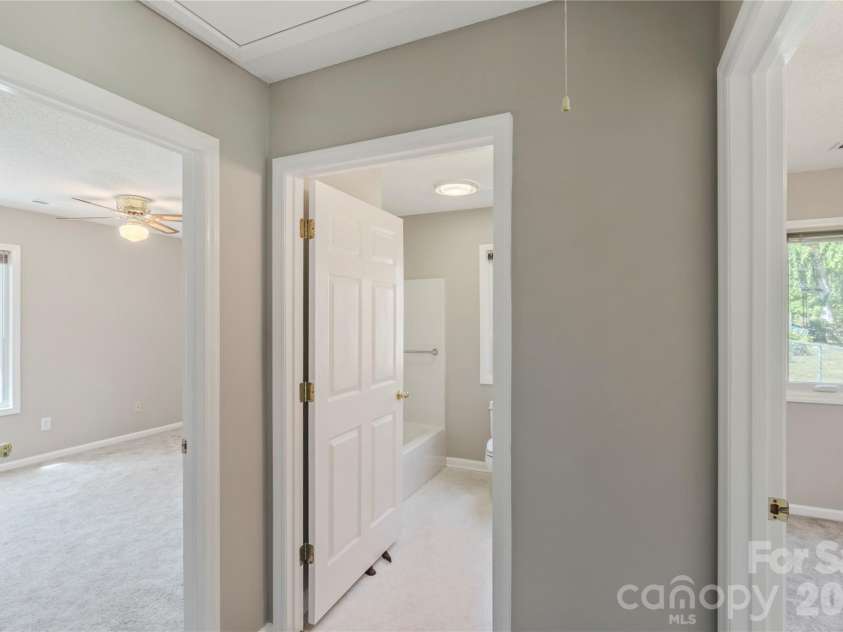 807 Silver Dapple Lane, Kernersville, NC 27284.  MLS# CAR4377004, YatesRealty ID 20643. 