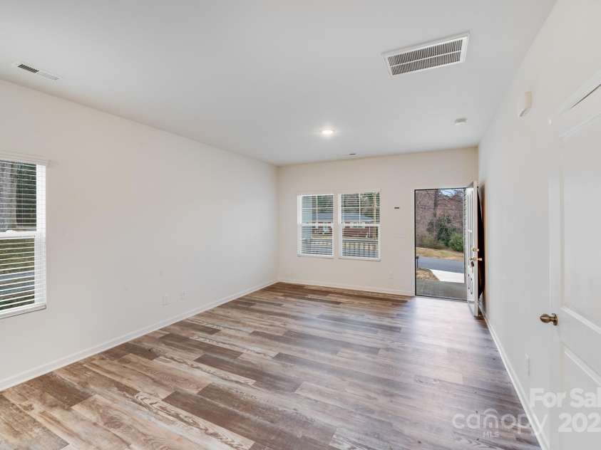 834 Flint Street, Lincolnton, NC 28092.  MLS# CAR4269378, YatesRealty ID 20643. 