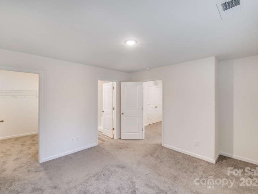 834 Flint Street, Lincolnton, NC 28092.  MLS# CAR4269378, YatesRealty ID 20643. 