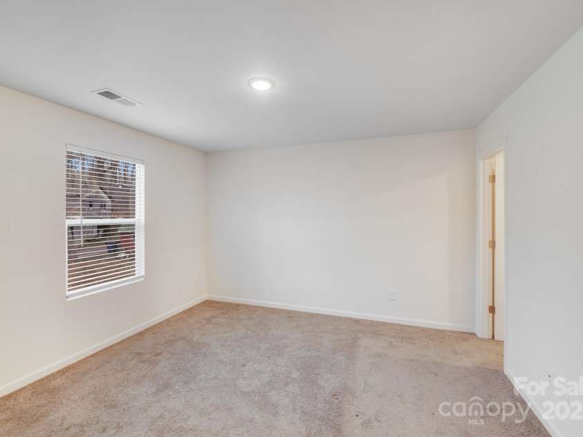 834 Flint Street, Lincolnton, NC 28092.  MLS# CAR4269378, YatesRealty ID 20643. 