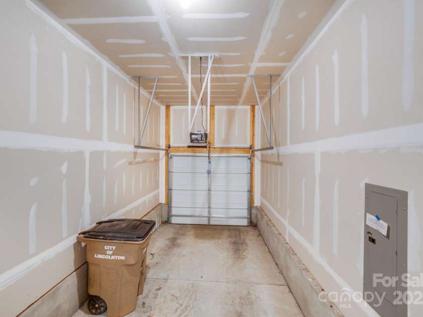 834 Flint Street, Lincolnton, NC 28092.  MLS# CAR4269378, YatesRealty ID 20643. 