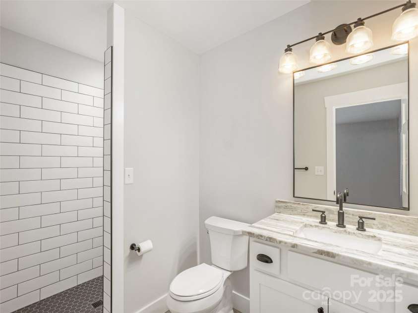 330 Balsam Road, Hendersonville, NC 28792.  MLS# CAR4261151, YatesRealty ID 20644. 2nd ensuite bathroom