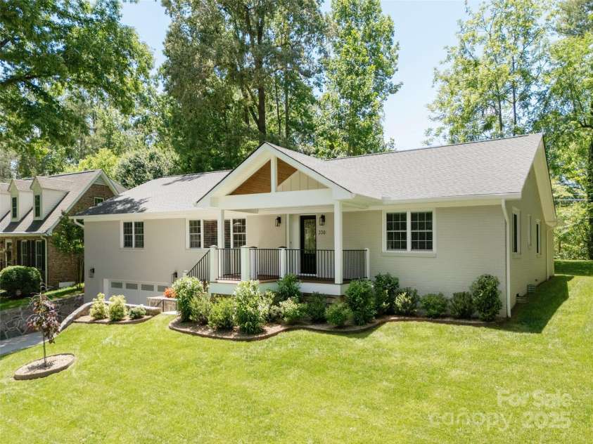 330 Balsam Road, Hendersonville, NC 28792.  MLS# CAR4261151, YatesRealty ID 20644. 