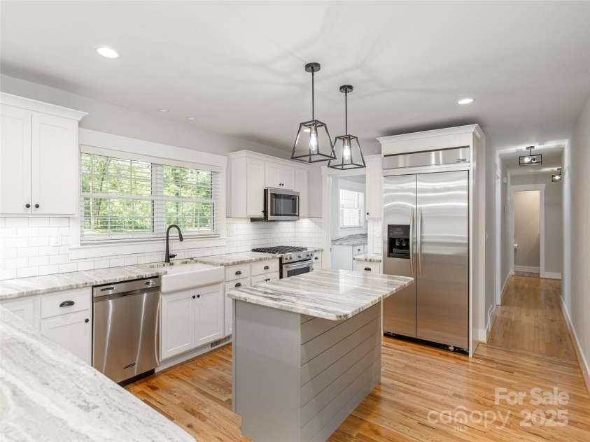 330 Balsam Road, Hendersonville, NC 28792.  MLS# CAR4261151, YatesRealty ID 20644. Kitchen