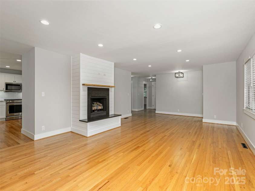 330 Balsam Road, Hendersonville, NC 28792.  MLS# CAR4261151, YatesRealty ID 20644. Living room and foyer