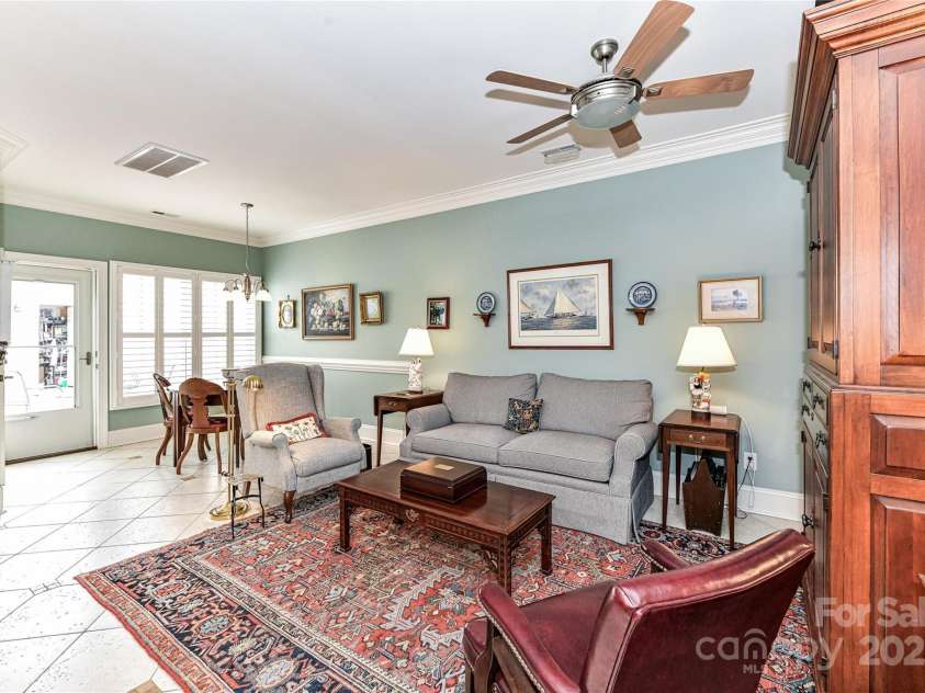 172 Harper Lee Street, Davidson, NC 28036.  MLS# CAR4249615, YatesRealty ID 20645. Great Room is open to the Breakfast area and the Kitchen