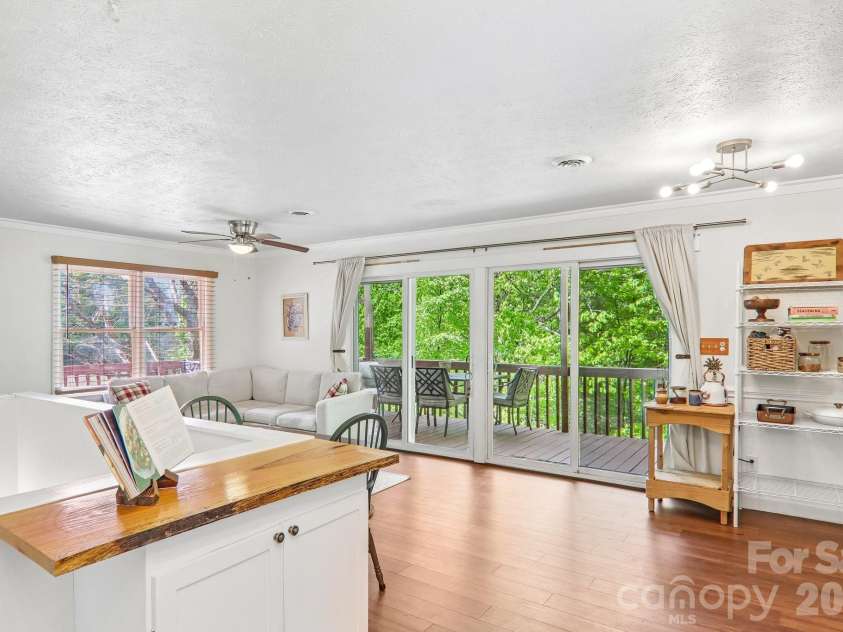 34 Lindsey Hill Lane, Zirconia, NC 28790.  MLS# CAR4376052, YatesRealty ID 20645. 