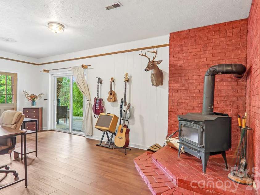 34 Lindsey Hill Lane, Zirconia, NC 28790.  MLS# CAR4376052, YatesRealty ID 20645. 