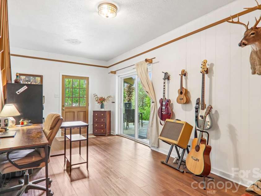 34 Lindsey Hill Lane, Zirconia, NC 28790.  MLS# CAR4376052, YatesRealty ID 20645. 