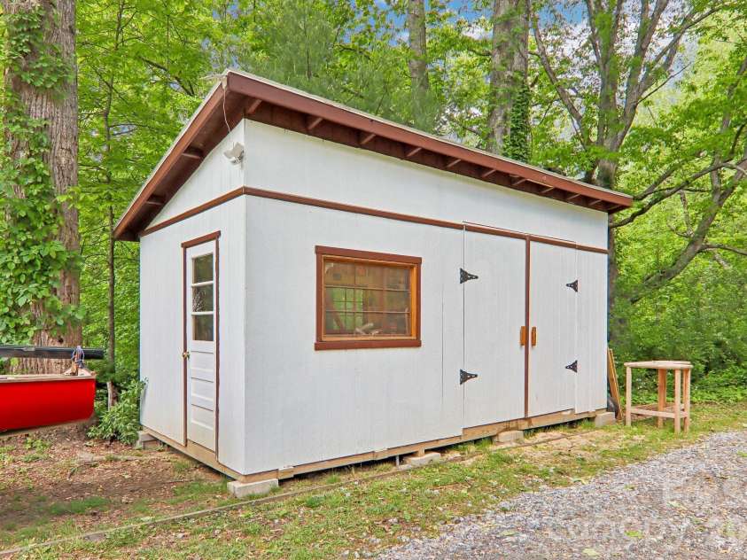 34 Lindsey Hill Lane, Zirconia, NC 28790.  MLS# CAR4376052, YatesRealty ID 20645. Custom Workshop / Storage Shed