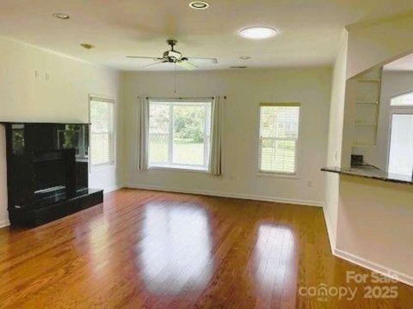 35 Sheffield Place, Brevard, NC 28712.  MLS# CAR4264832, YatesRealty ID 20646. 