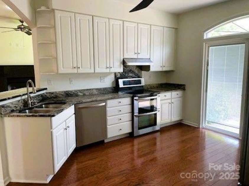 35 Sheffield Place, Brevard, NC 28712.  MLS# CAR4264832, YatesRealty ID 20646. 