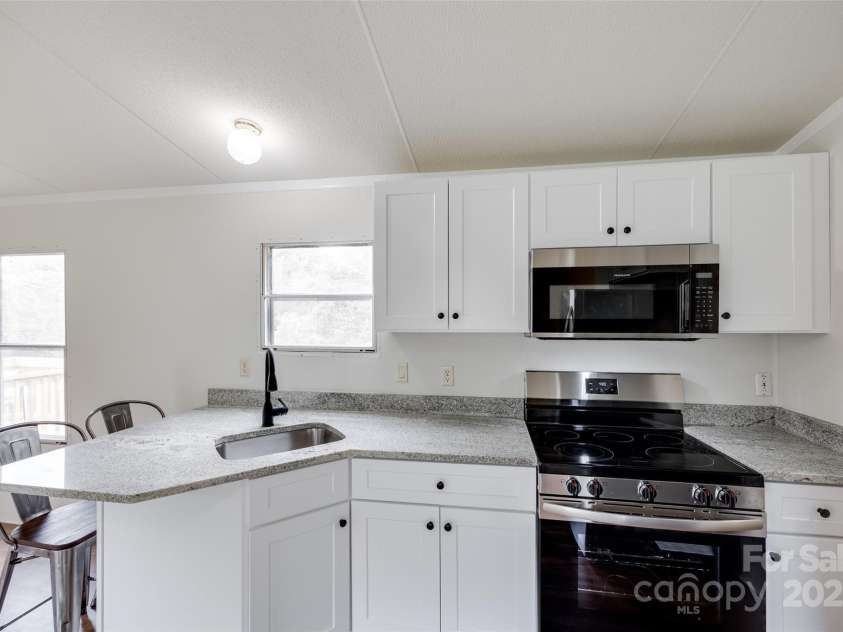 976 Neely Store Road, Rock Hill, SC 29730.  MLS# CAR4266686, YatesRealty ID 20649. 