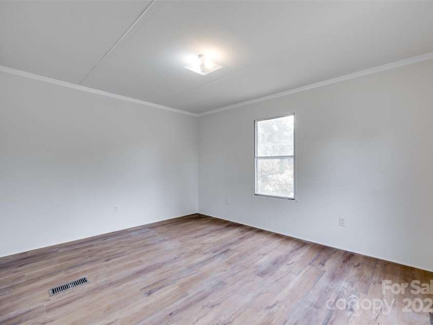 976 Neely Store Road, Rock Hill, SC 29730.  MLS# CAR4266686, YatesRealty ID 20649. Guest Bedroom