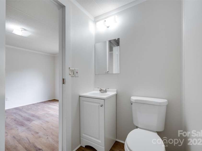 976 Neely Store Road, Rock Hill, SC 29730.  MLS# CAR4266686, YatesRealty ID 20649. Primary Bathroom