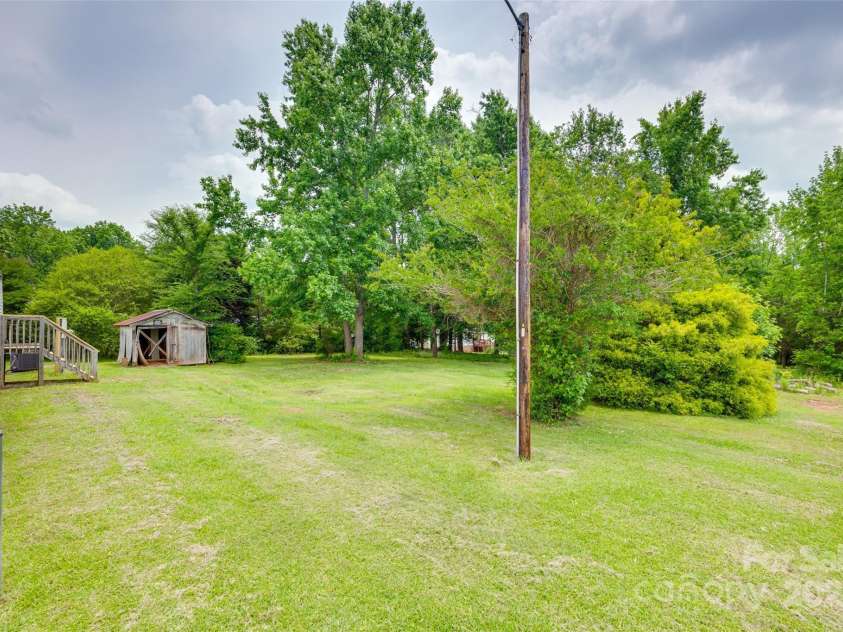976 Neely Store Road, Rock Hill, SC 29730.  MLS# CAR4266686, YatesRealty ID 20649. Spacious backyard