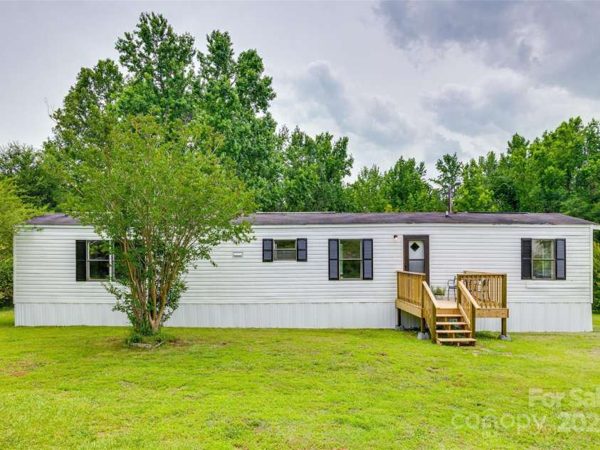 976 Neely Store Road, Rock Hill, SC 29730.  MLS# CAR4266686, YatesRealty ID 20649. Welcome to 976 Neely Store Road, Rock Hill.