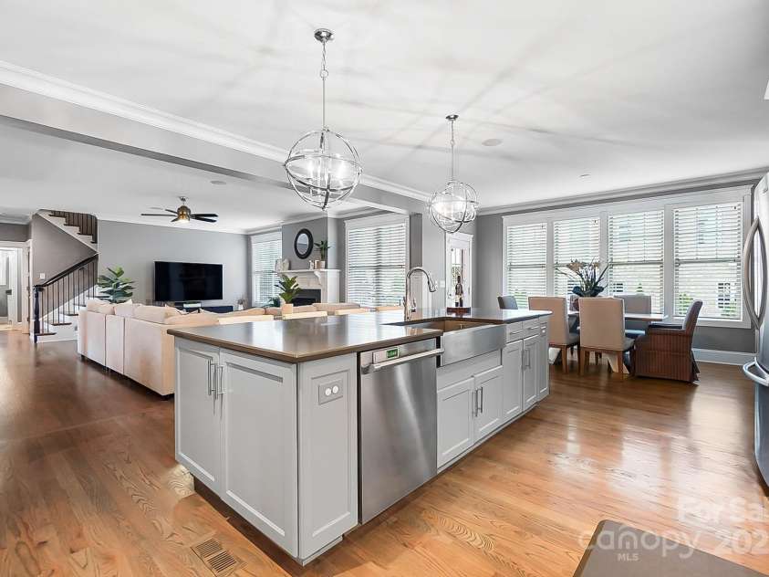 2305 Flintwood Lane, Charlotte, NC 28226.  MLS# CAR4233731, YatesRealty ID 2065. 