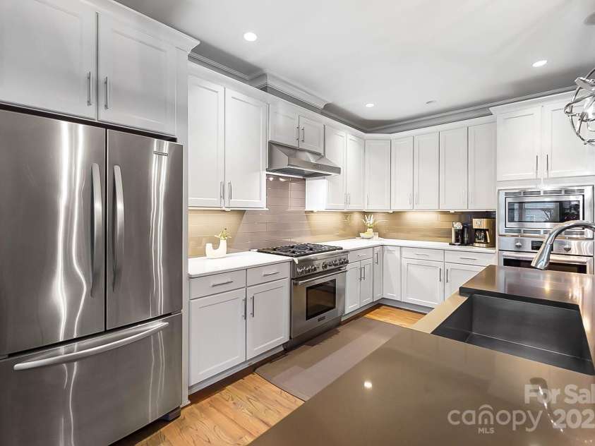 2305 Flintwood Lane, Charlotte, NC 28226.  MLS# CAR4233731, YatesRealty ID 2065. 